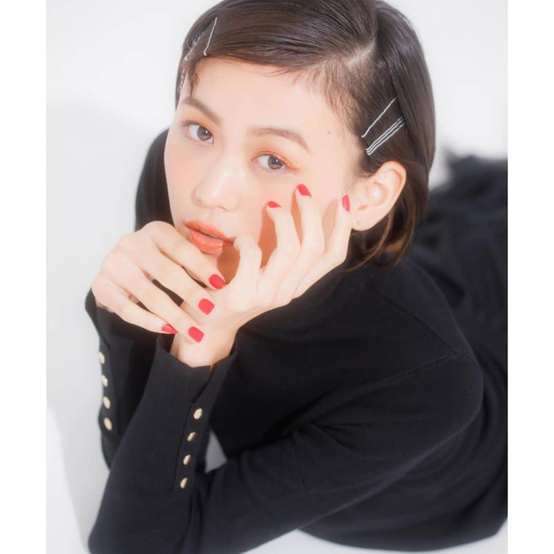 三根有葵さんのインスタグラム写真 - (三根有葵Instagram)「📷 オレンジメイク🧡🍊 前髪のぴょんって所がポイントです🤞🏻  photo: @yit_setoyama hairmake: @ri_hika023  #model #shooting #photo #makeup #fashion #code #ファッション #メイク #ヘアアレンジ #オレンジメイク #ボブ #カメラ #black #三根有葵」11月3日 22時23分 - yuki_mine0123