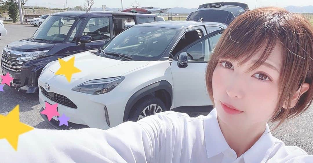 清瀬まちのインスタグラム：「約半年ぶりに車の撮影しました(笑) 最近の車はどれも高性能で良い車だけど、個人的にはハリアーとヤリスクロス推しかな！  もちろんトランクには入ってませんw」