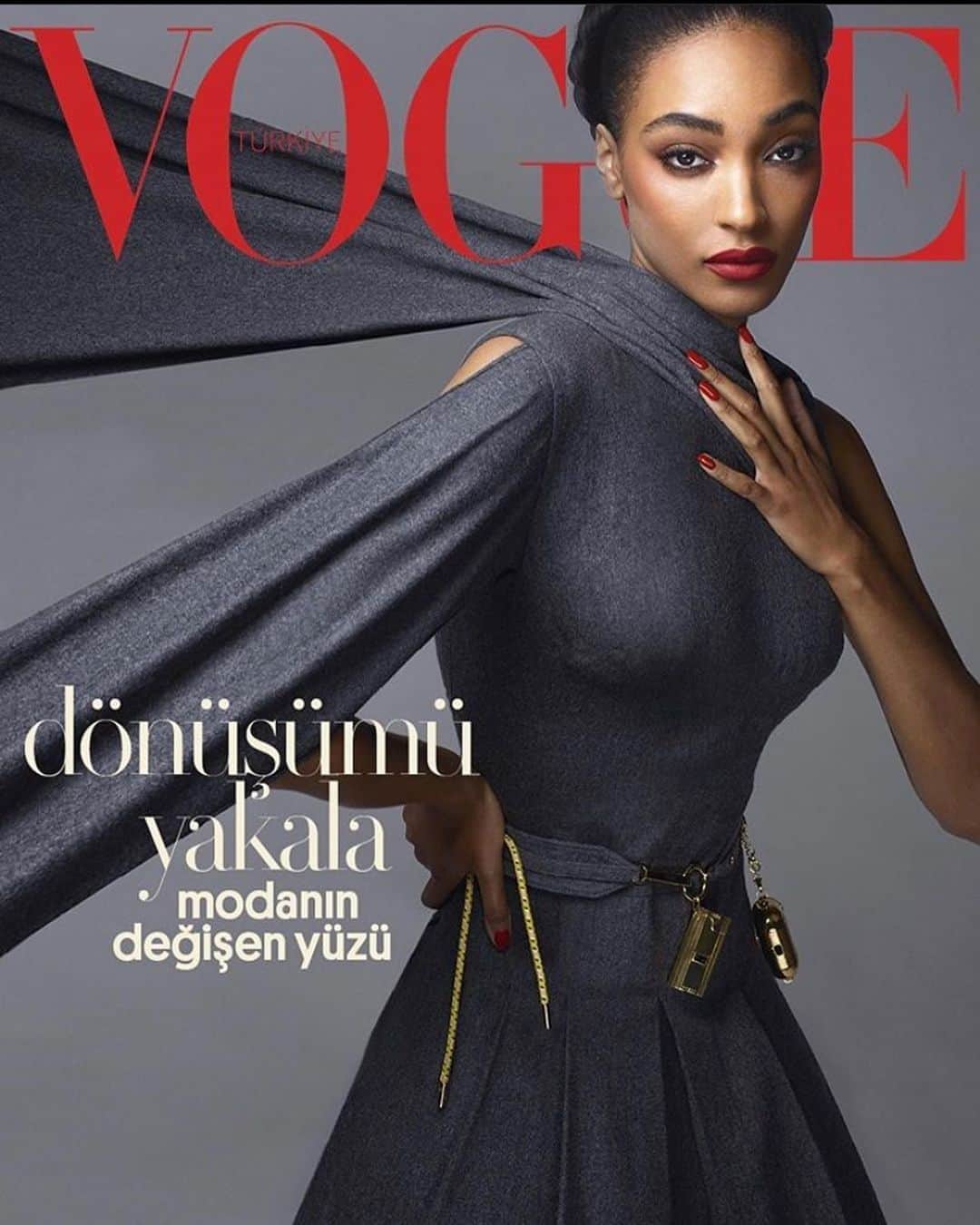ジョーダン・ダンのインスタグラム：「New @vogueturkiye cover 🖤🙏🏾  Photographer @cuneytakeroglu  Fashion editor @ceylanatinc  Makeup artist @wendyrowe  Hairstylist @angeloseminara_hair  Manicurist @saffrongoddard.」