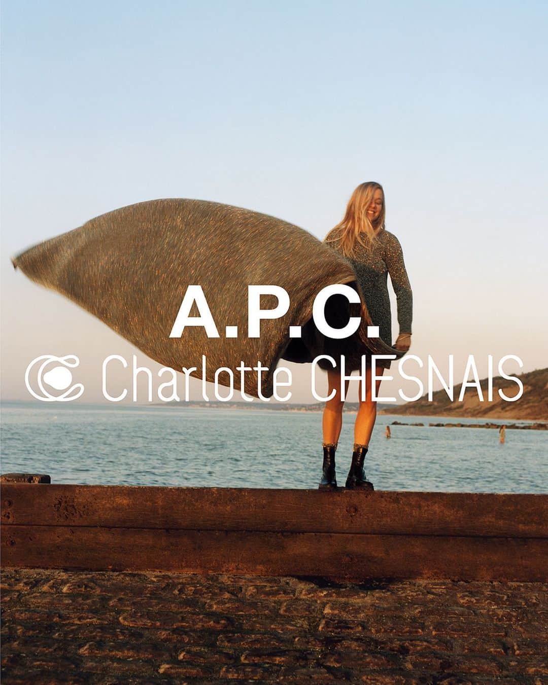 アーペーセーのインスタグラム：「A.P.C. x Charlotte Chesnais interaction #8 ⠀ ⠀ Launching November 10th.⠀ ⠀ Photography: Tom Johnson Styling : Malina Joseph Gilchrist   @apc_paris @charlottechesnaisjewelry ⠀ ⠀ #APC #APCxCharlotteChesnais #interaction8」