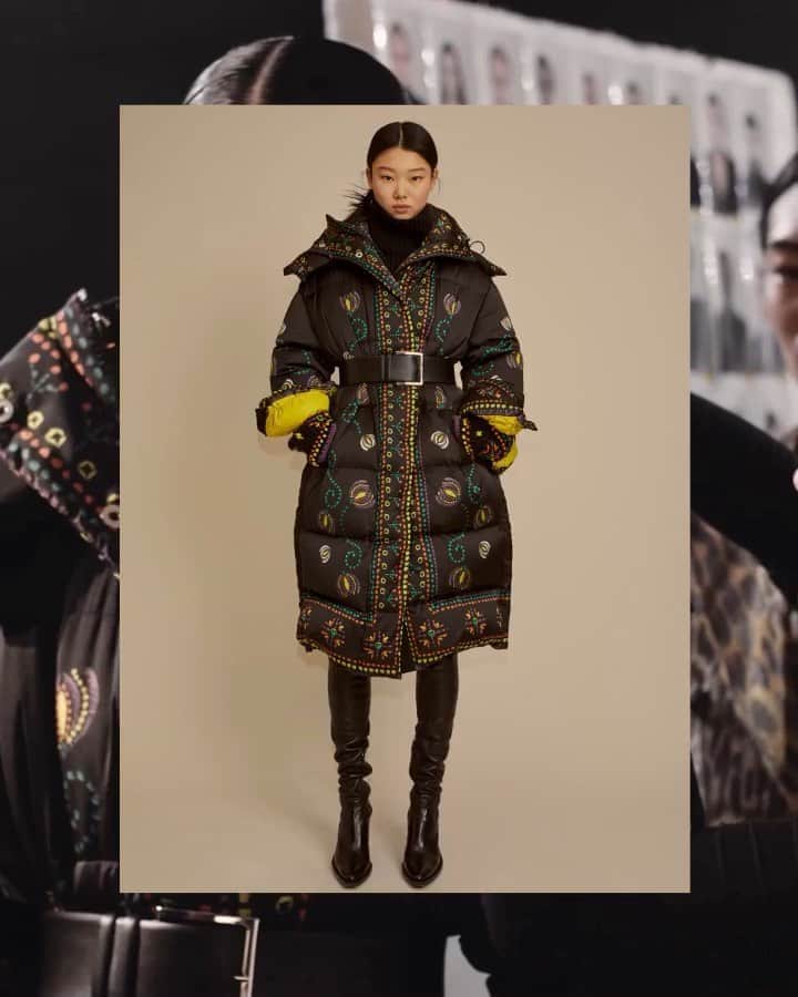 のインスタグラム：「Cozy up in the oversized multicolor printed padded jacket as seen on #ErmannoScervino #FW2021 Fashion Show. . . . #ErmannoScervino #FW2021 #FashionShow」