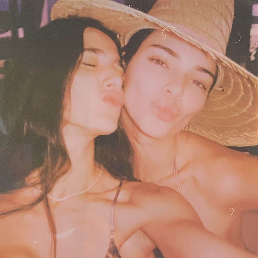 ローレン・ペルツのインスタグラム：「Happy birthday to one of the biggest hearts ♥️ and greatest friend. Ily and our friendship @kendalljenner」