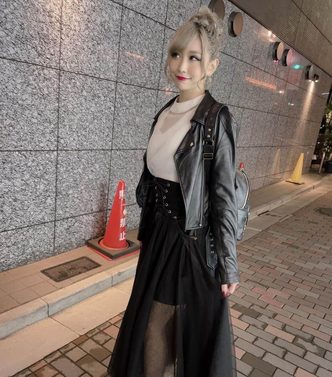 KAZUKIさんのインスタグラム写真 - (KAZUKIInstagram)「どんどん寒くなってくるね🌙🌙 ＊ Kazuki #秋服コーデ #彼女とデートなう #に使っていいよ #駐車禁止 #私服 #私服コーデ #秋服デートコーデ」11月3日 23時14分 - kazuki_burlesque