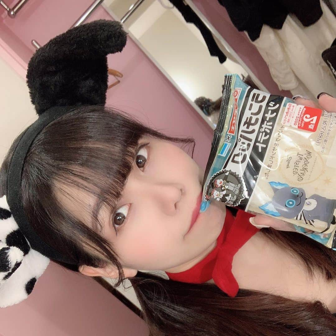 一木望未さんのインスタグラム写真 - (一木望未Instagram)「ハロウィンにあげようと思ってたやつ！﻿ ﻿ ネイルも頑張ったんだよー🐾﻿ 来年のハロウィン🎃﻿ 一緒に過ごせるかな？？﻿ ﻿ #一木望未 #みみぴょん #ツイステ #クルーウェル #先生風にネイルした #101匹わんちゃん #ハロウィン #Happy Halloween #costume #仮装 #撮影会 #Japan #アイドル」11月3日 23時07分 - ichiki_mimi