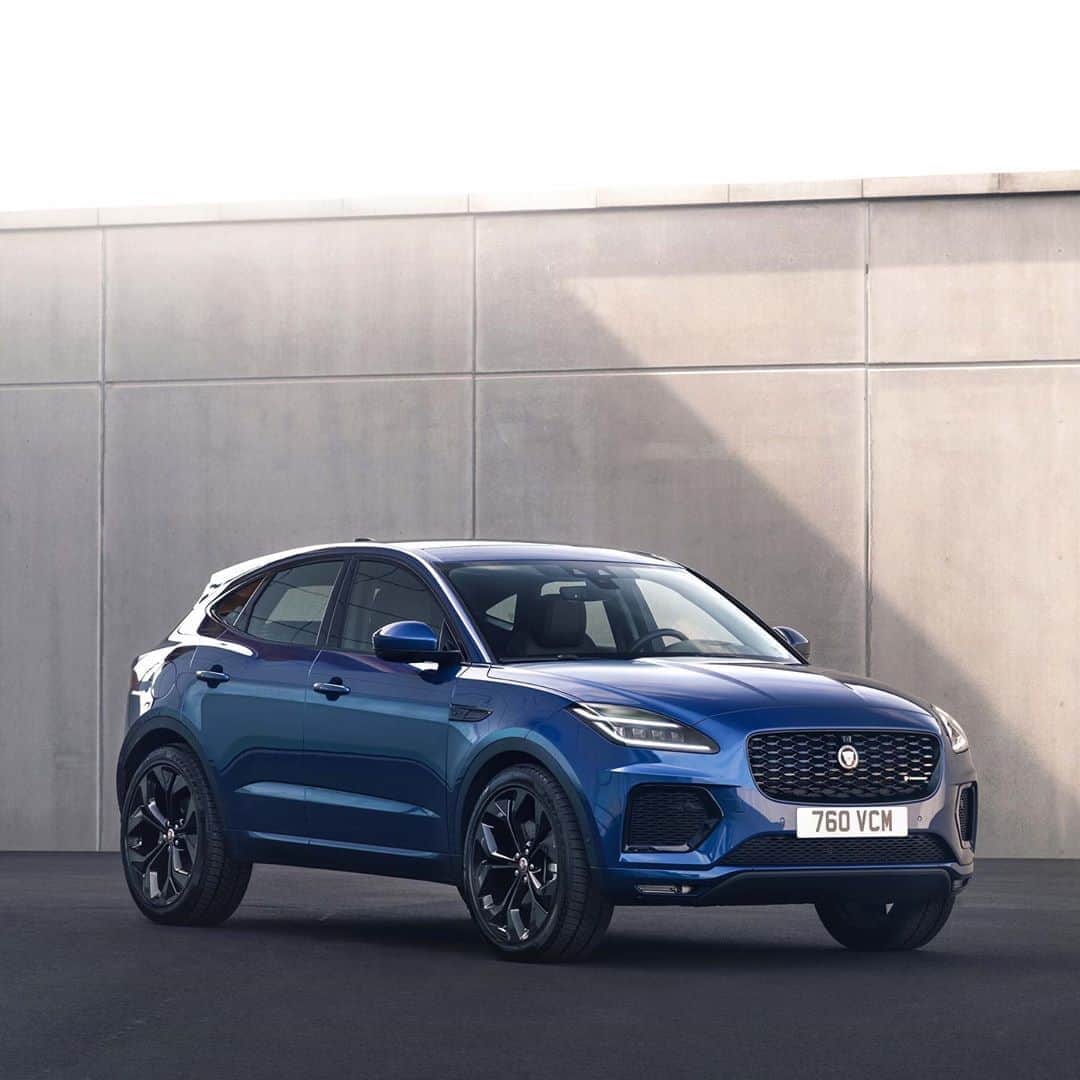 Jaguarさんのインスタグラム写真 - (JaguarInstagram)「The New #Jaguar #EPACE lower rear bumper features a new mesh insert which sits between the integrated tail pipes. The all-LED lights are inspired by the all-electric #IPACE and display our signature chicane graphic.   #Premium #Luxury #Performance #SUV #EV #PHEV #MHEV #Hybrid #AWD #ElectricCars #Technology #CarsofInstagram」11月3日 23時08分 - jaguar