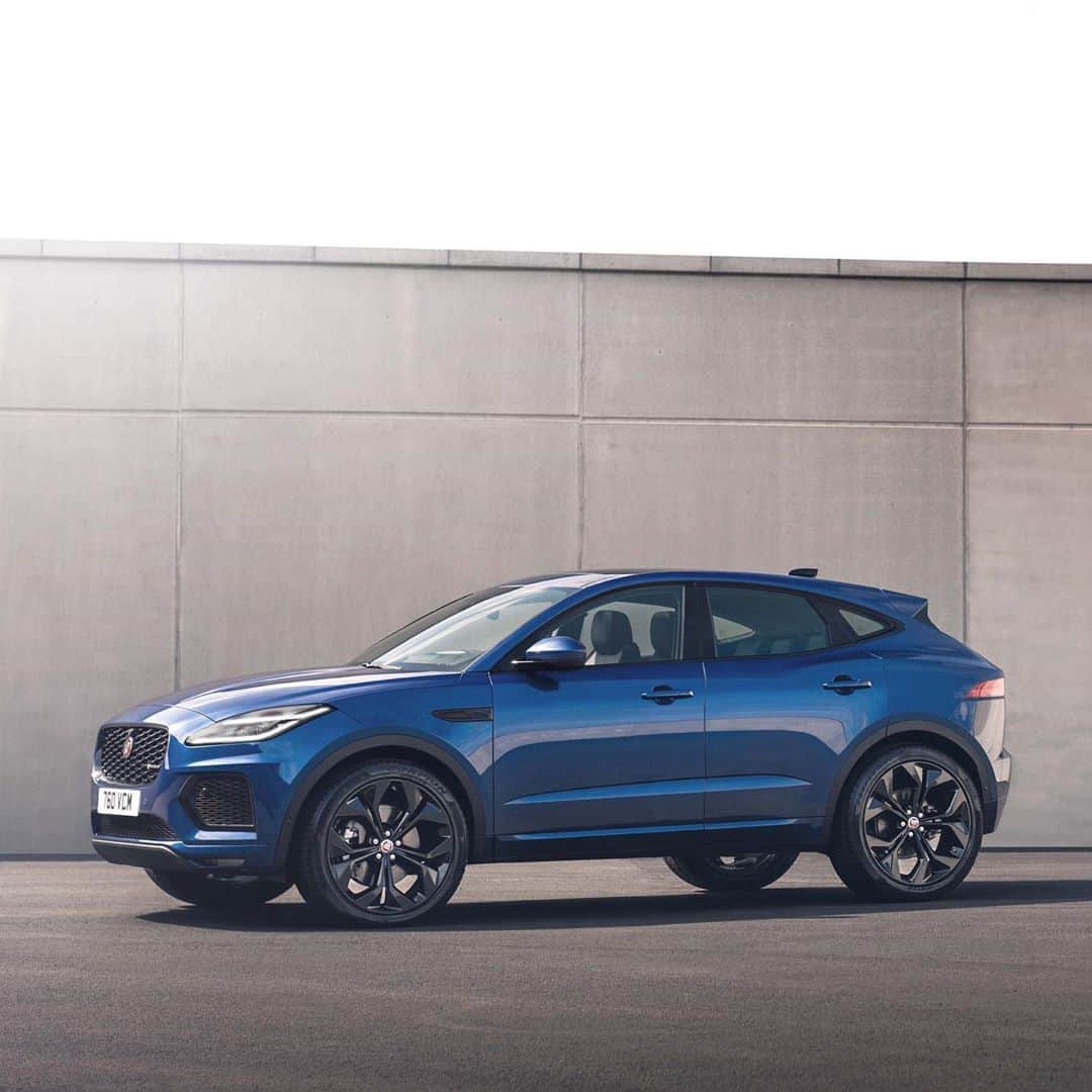 Jaguarさんのインスタグラム写真 - (JaguarInstagram)「The New #Jaguar #EPACE lower rear bumper features a new mesh insert which sits between the integrated tail pipes. The all-LED lights are inspired by the all-electric #IPACE and display our signature chicane graphic.   #Premium #Luxury #Performance #SUV #EV #PHEV #MHEV #Hybrid #AWD #ElectricCars #Technology #CarsofInstagram」11月3日 23時08分 - jaguar