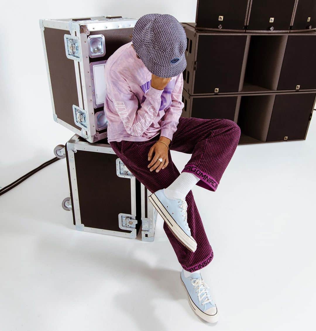 サキャスティックのインスタグラム：「@insomniacltd FALL 2020   Into The Void L/S Tee Eggplant 6.5 oz medium weight cotton T, pre-shrunk, silkscreen print on front and down sleeves. Made in USA.  Hounds Bucket Hat Purple/Heather Custom heavyweight houndstooth jaquard knit velour fabric bucket hat, 3D molded rubber patch logo.  Stockton Pant Rose Custom heavyweight houndstooth jaquard knit velour fabric, elastic waistband with custom logo drawstring closure, custom logo knit ribbing at bottom leg.」