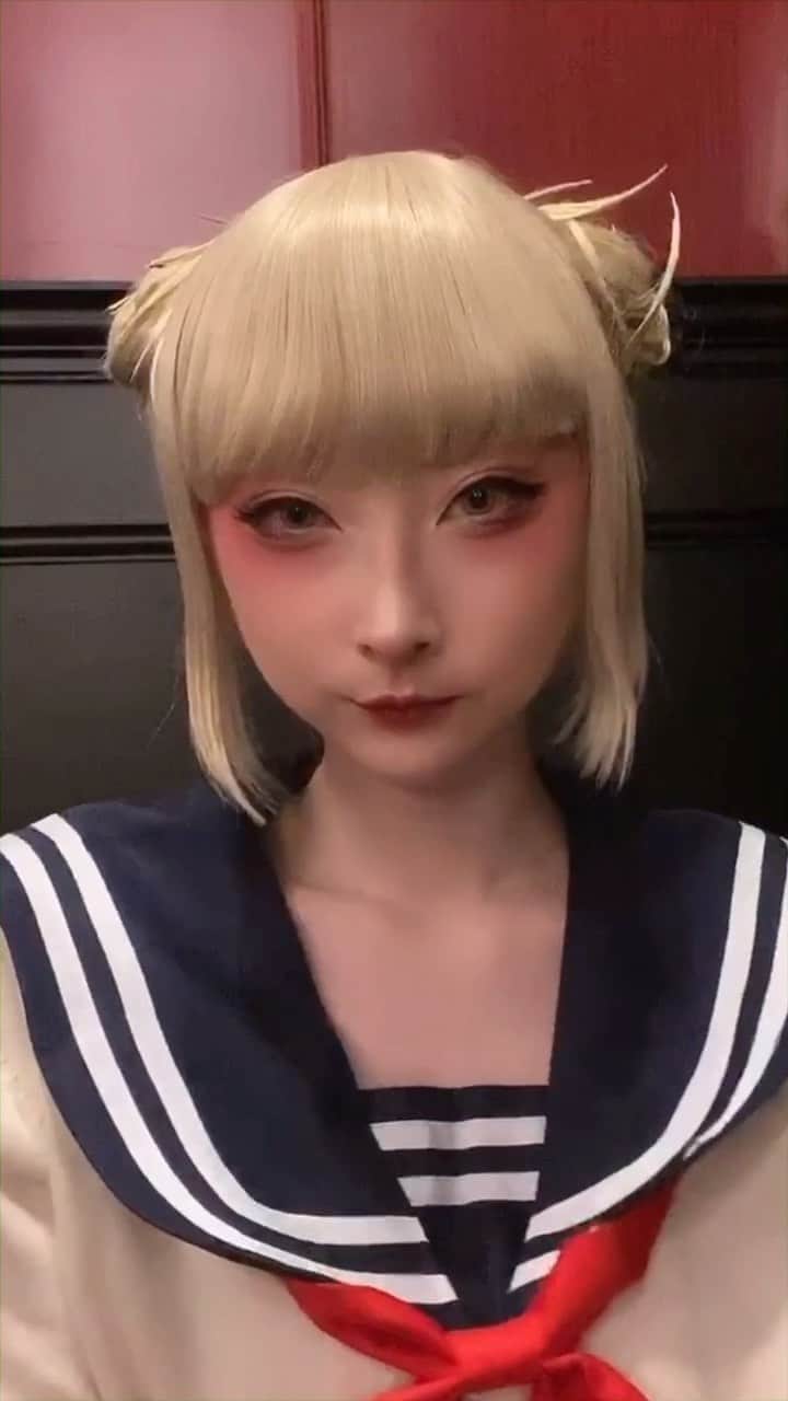 のインスタグラム：「トガです！トガヒミコ！💉 I’m Toga! Toga Himiko! 💉 . Loved learning all about cosplay~ comment what character I should do next! 色々コスプレについて勉強になったーこれから何キャラしようかなー？ . ありがとう @gabcosplay !😭💕　今回すごいお世話になりました💉✨Thank you @gabcosplay 😭💕 for helping make this cosplay with me 💉✨ . . #rinrindollreels #rinrindoll #japan #tokyo #東京 #コスプレ #トガヒミコ #トガヒミココスプレ #ヒロアカ #ヒロアカコスプレ #togahimiko #togahimikocosplay #myheroacademia #myheroacademiacosplay #mha #mhacosplay #himikotoga」