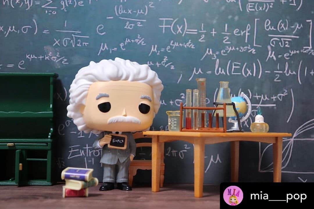 アルベルト・アインシュタインさんのインスタグラム写真 - (アルベルト・アインシュタインInstagram)「The Einstein doll from Funko.com. @originalfunko Posted @withregram • @mia___pop . 👨🏻‍🦳Albert Einstein」11月3日 23時18分 - alberteinstein