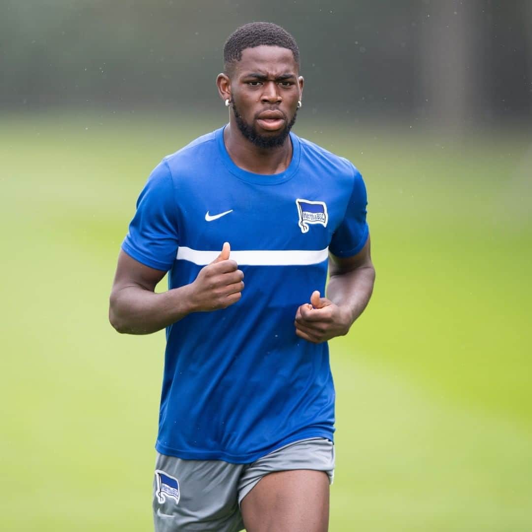 ヘルタ・ベルリンのインスタグラム：「@jordanynany wurde positiv auf das COVID19-Virus getestet. Jordan befindet sich in Quarantäne und ist symptomfrei.  . . #comebacksoon #HaHoHe」
