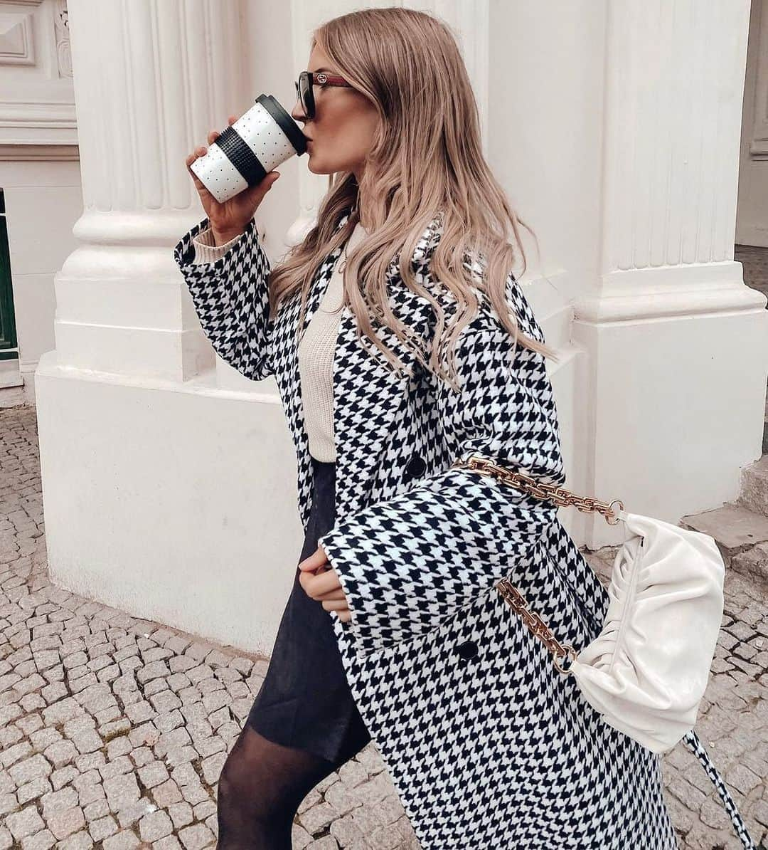 SHEINさんのインスタグラム写真 - (SHEINInstagram)「Make the sidewalk your runway ✨  @laurralucie  Shop Item #: 1459547  #SHEINgals #SHEINstyle #SHEINBlackFriday #falltrends #plaid #chic #fashioninsta」11月3日 23時31分 - sheinofficial