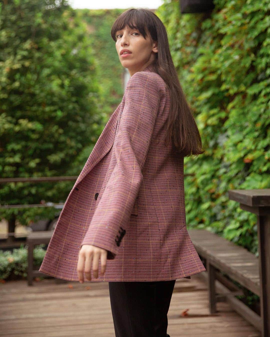 デレクラムのインスタグラム：「Business as usual in the head turning Derlyn Blazer.」