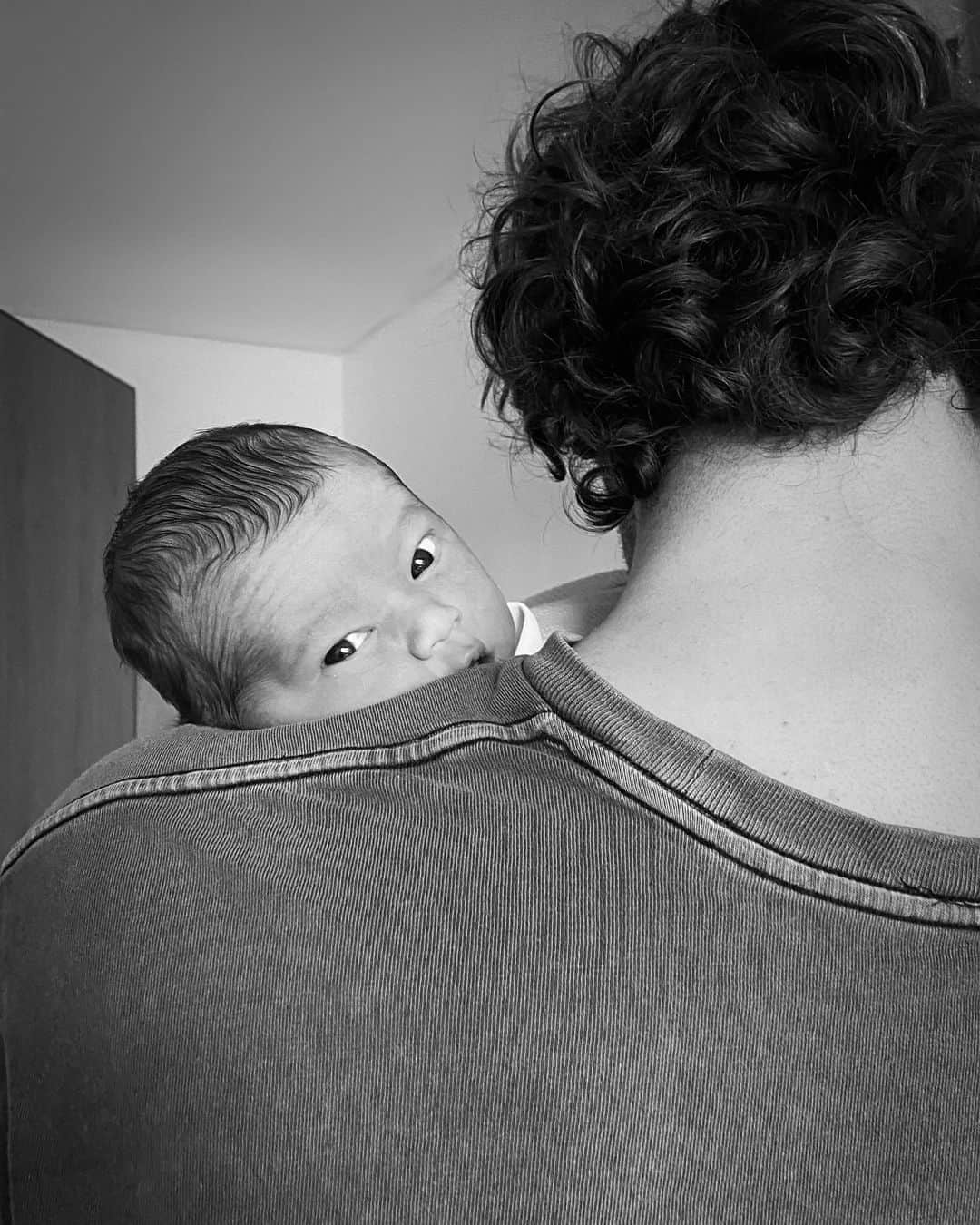 ジョーディ・スミスのインスタグラム：「ZIGGY RAY SMITH - I got you boy ! @lyndall_m_smith you are the most amazing woman and I am forever grateful to you for bringing him into this world safe and sound. I love you and  to all the moms out there...I salute you 👨‍👩‍👦」