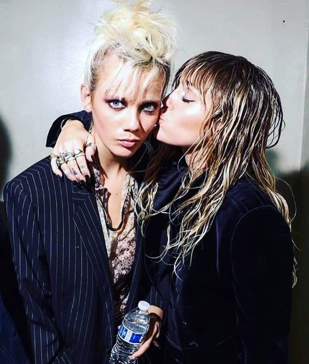 マリヤン・ジョンクマンのインスタグラム：「@mileycyrus xxx」
