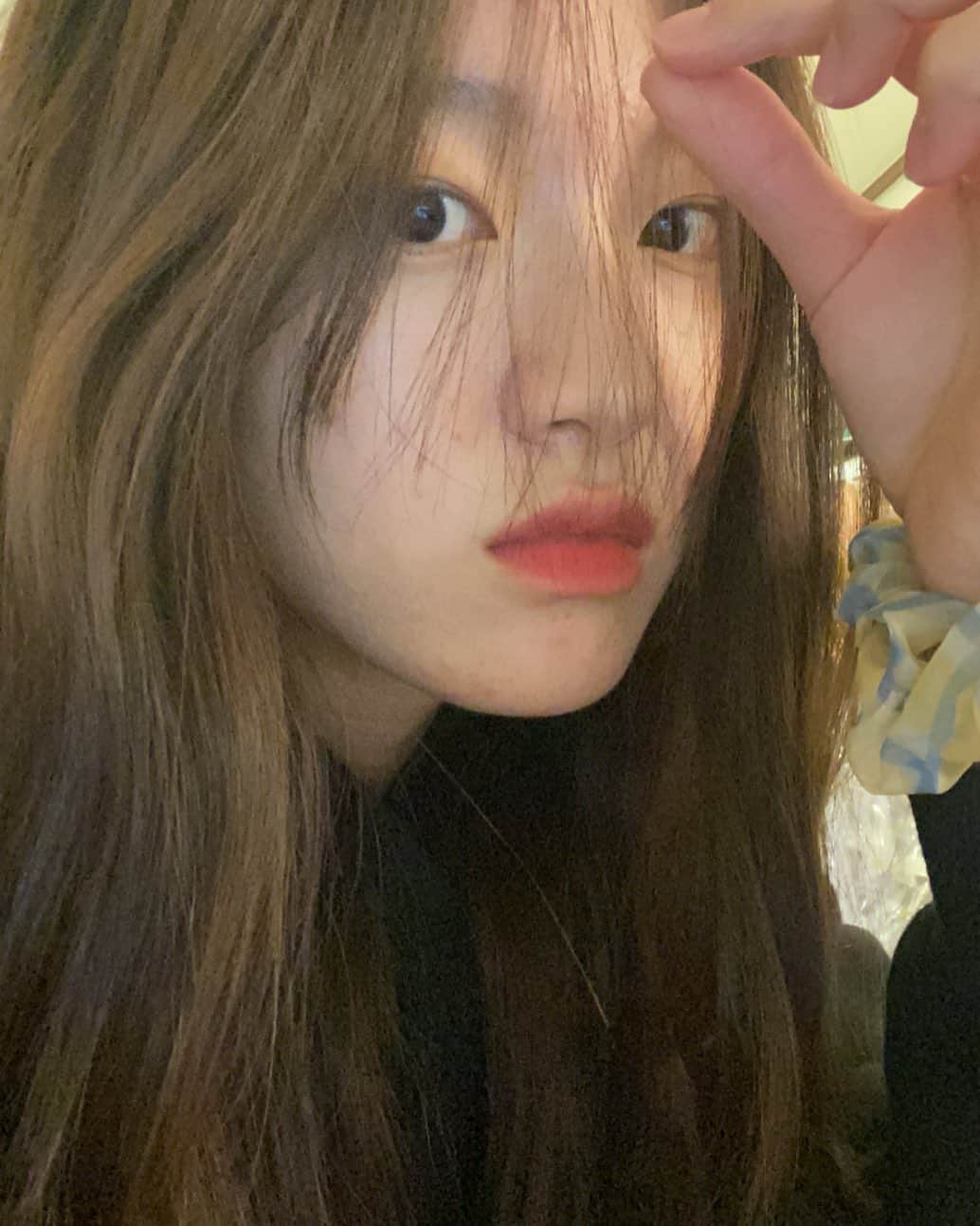 イ・ハウンのインスタグラム：「앞머리 잘랐지만 아무도 모르G」