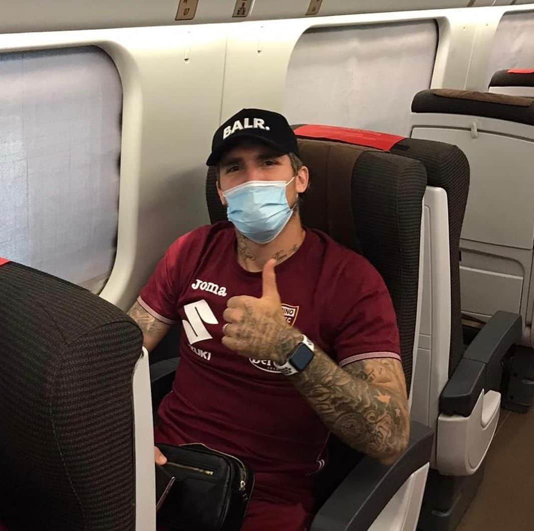 トリノFCさんのインスタグラム写真 - (トリノFCInstagram)「🚆Genova, arriviamo! 🐂  #GenoaTorino #SempreForzaToro #SFT」11月4日 0時00分 - torinofc1906