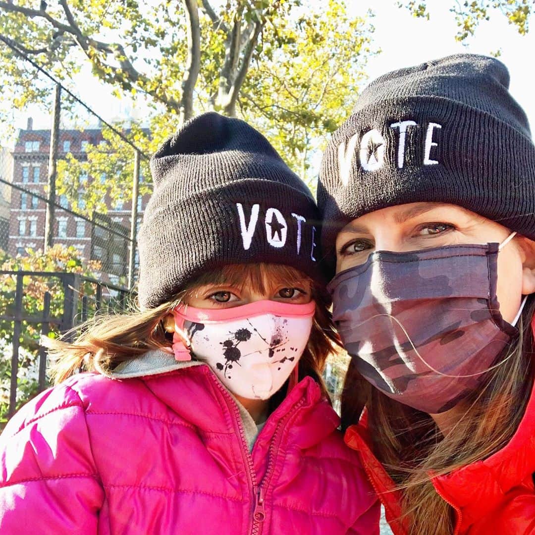 Average Parent Problemsのインスタグラム：「Good morning. LET’S DO THIS. This is an election to save democracy. To restore decency. To protect our planet. To lead us through a global pandemic with a clear plan of action. To elect a government who is working for all of the United States of America. To give our kids the future they deserve. You've got until the end of the day to help change the course of this country! To be part of history! VOTE!!!!! #bidenharris2020 // You can follow my family over on @mommyshorts.」