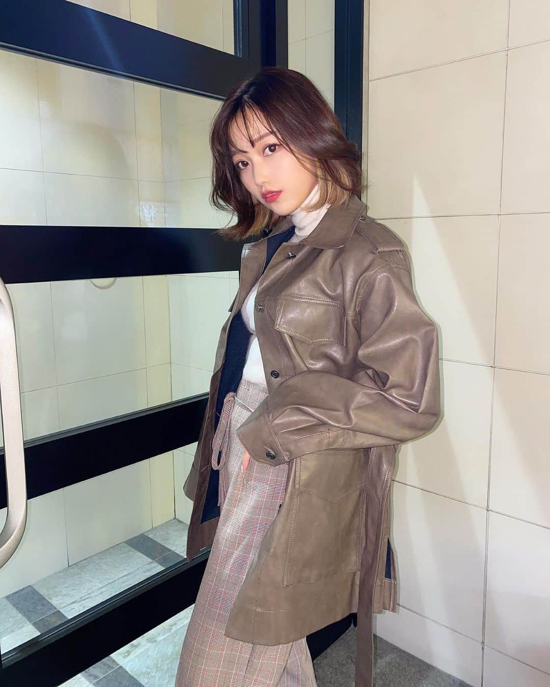 のインスタグラム：「まじかわいいこのレザーJK2色とも使ってる🧡こっちの色もいいね😇全部みてねん  #スタイリング#レザージャケット #コーデ#コーディネート#コーデ記録」