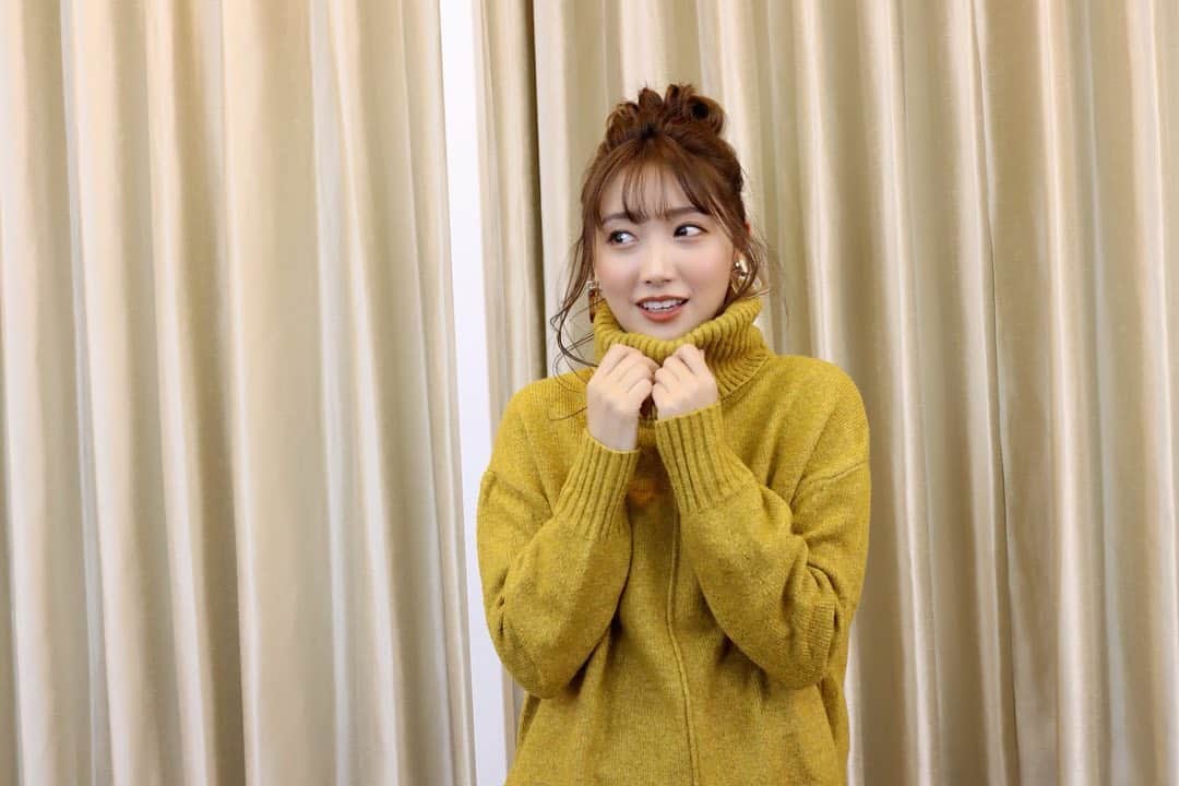 のインスタグラム：「・ 💛💛💛 ・ タートルネックの季節がやってきました…☃💋」