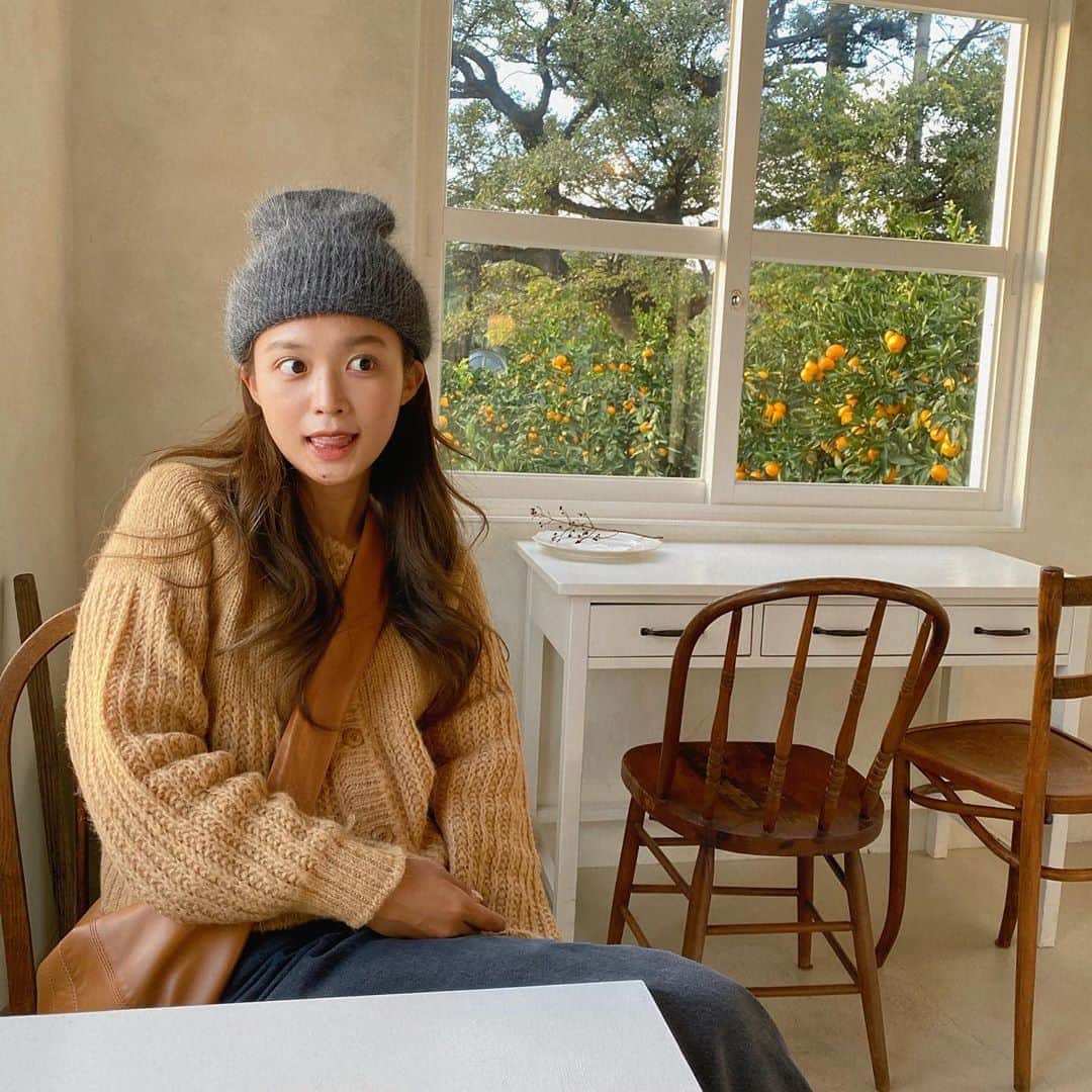 キム・ダヘのインスタグラム：「오랜만에 유튜브도 찍고 이따구욧🧡😎🧡」