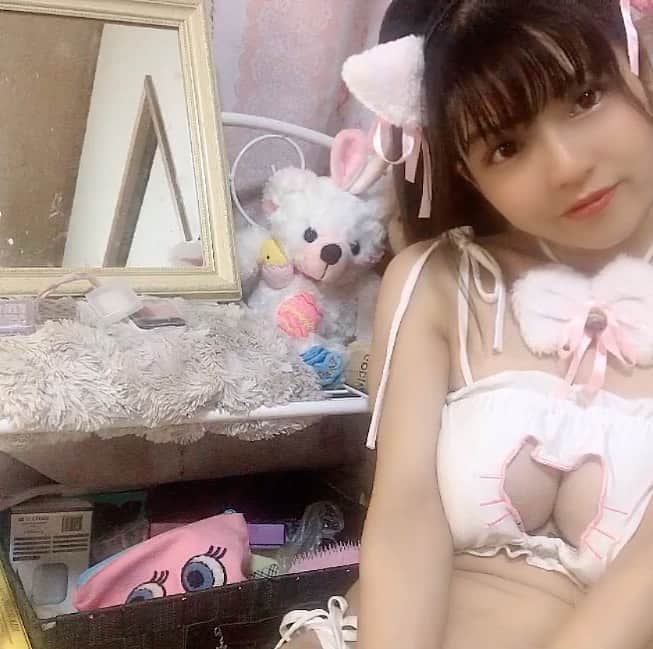 茜結のインスタグラム：「茜結YouTubeチャンネル登録してね💗お願い  千人まであと28人！  今年中にチャンネル登録者数千人目指して  達成したら携帯でYouTube生配信！！  https://www.youtube.com/channel/UCN2-KtFYsRgbrMaeR_n25BQ  #茜結#グラビア#グラドル #女優#役者#ナレーター#youtuber #youtuber好きな人と繋がりたい #youtubechannel #可愛い女の子 #大人可愛い #綺麗になりたい #低身長#水着コーデ #シングルマザー #綺麗なお姉さん #熟女 #カメラマンさんと繋がりたい #撮影モデル #撮影 #cute #beautiful #beautifulpeople #お洒落さんと繋がりたい #お洒落 #可愛くなりたい #可愛い女の子 #可愛い子と繋がりたい #美少女 #美魔女#ベビードール」