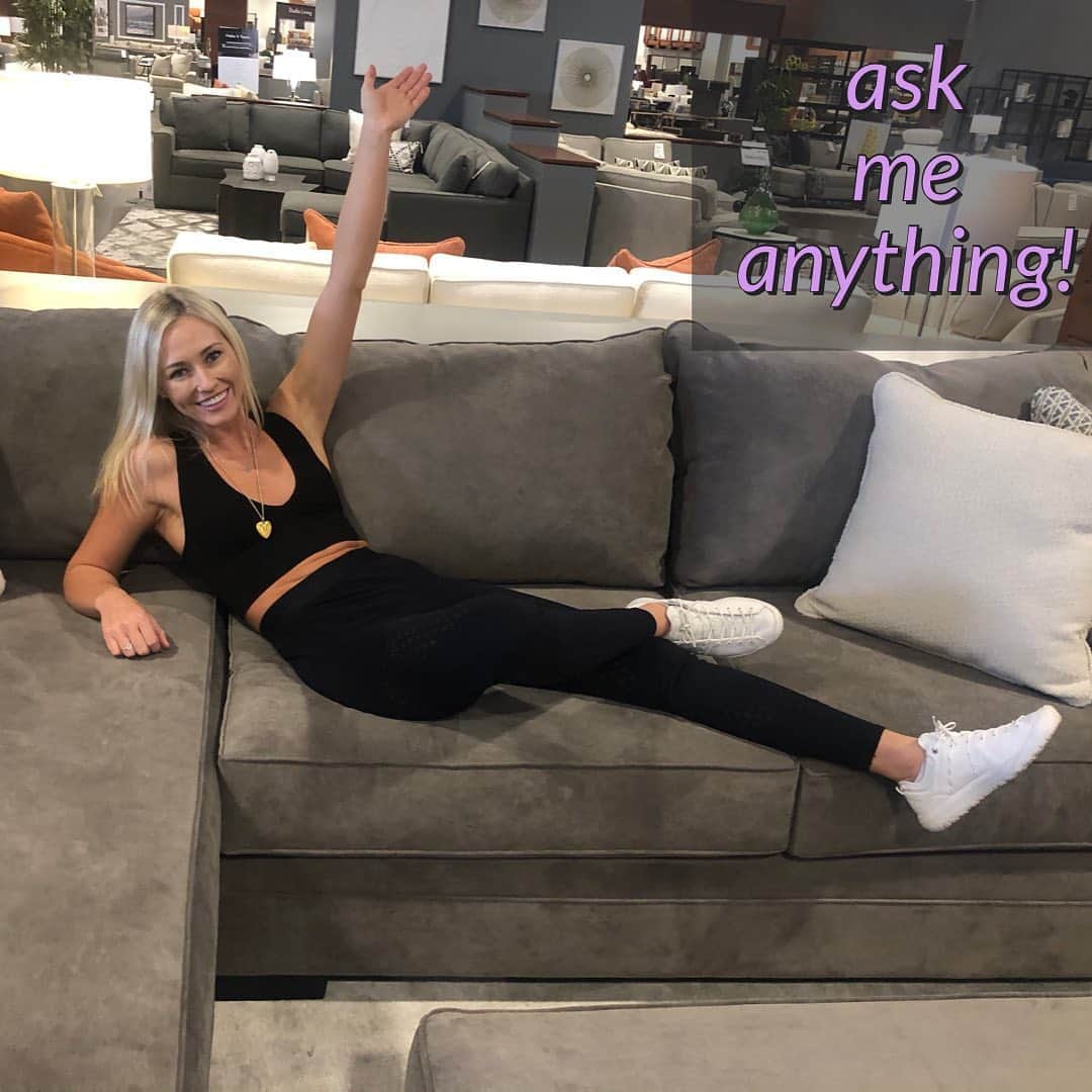 シエラ・ブレア・コイルのインスタグラム：「Have any questions for me?  Ask away below ⬇️」