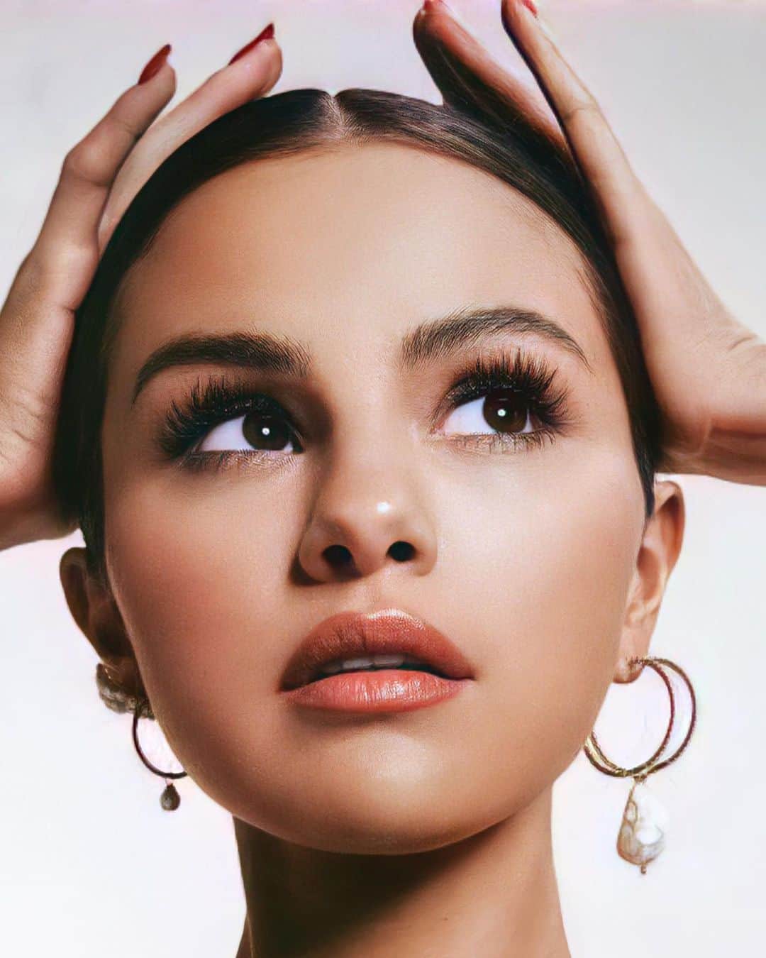 Always With Selenaのインスタグラム：「She has a natural beauty that kills」