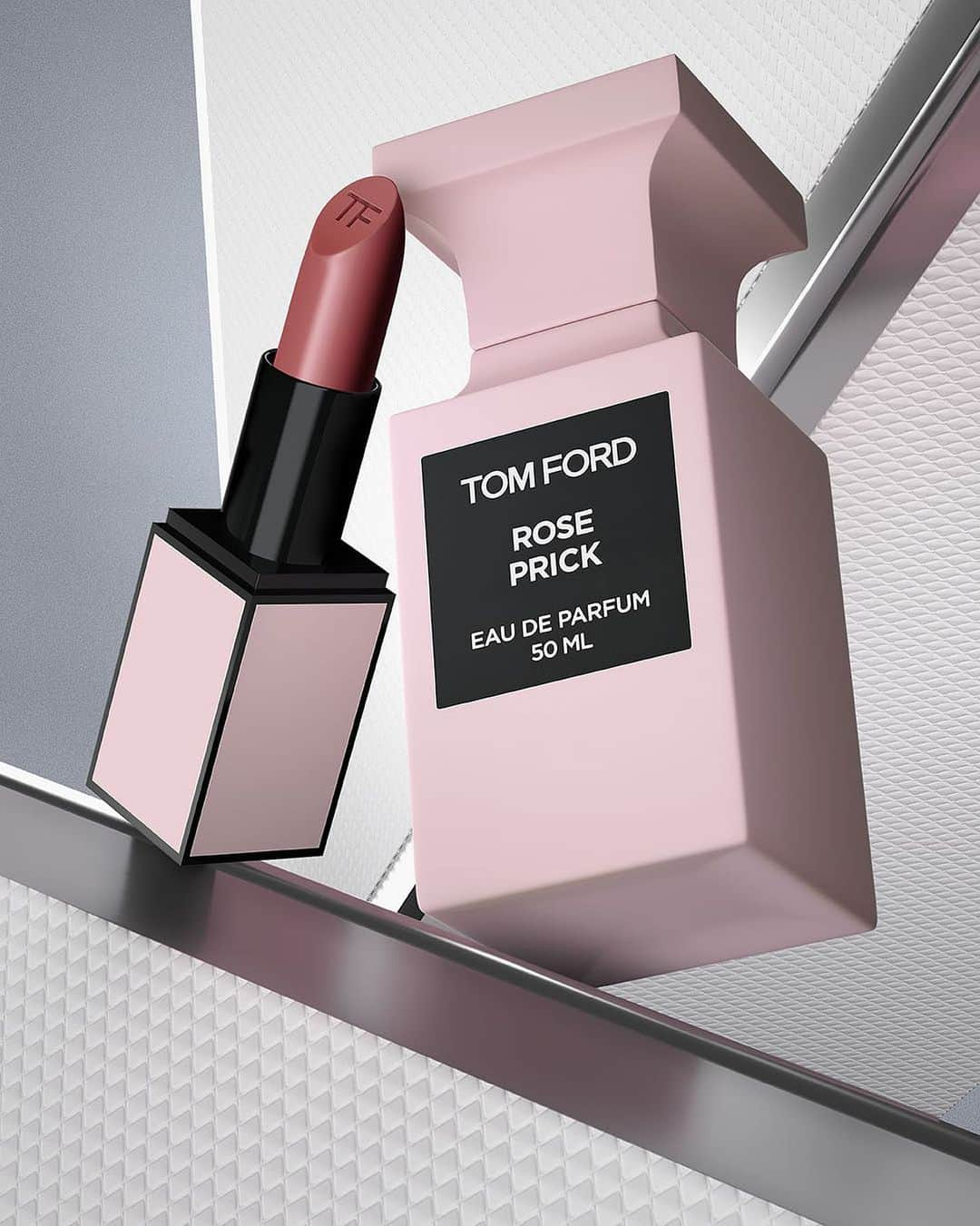 トムフォードさんのインスタグラム写真 - (トムフォードInstagram)「Discover Rose Prick fragrance and Lip Color in 03 Casablanca – now in matching, limited-edition pink packaging. @tomfordbeauty #TOMFORD #TFROSEPRICK #PRIVATEBLEND #TFGIFTS」11月4日 0時51分 - tomford