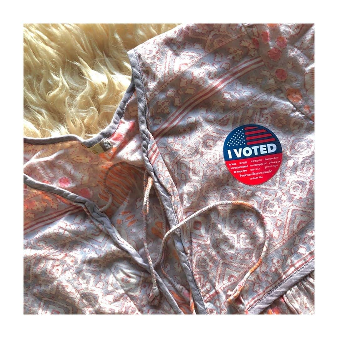 マッタさんのインスタグラム写真 - (マッタInstagram)「Favorite dress just took on a whole new meaning 💗⁠ #ivoted ⁠ If you need any help with voting today @votedotorg is a great resource ✨」11月4日 1時05分 - mattanewyork