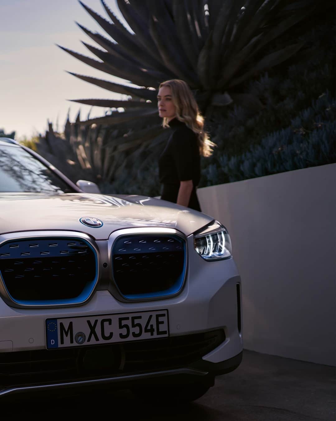 BMWのインスタグラム：「Meet your future X - in the latest episode of BMW Today. The first-ever BMW iX3. #THEiX3 #BMW #iX3 #BMWi @bmwi #BornElectric __ BMW iX3: Energy consumption in kWh/100 km (combined): 17.8–17.5. CO2 emissions in g/km (combined): 0. Further information: www.bmw.com/disclaimer.」