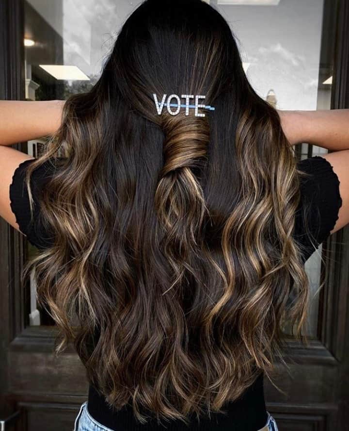 CosmoProf Beautyさんのインスタグラム写真 - (CosmoProf BeautyInstagram)「To ensure everyone has the opportunity to vote in this election, U.S. Cosmo Prof stores will temporarily close at 12 p.m. today. Normal business hours will resume on Wednesday, November 4th. Our online store www.cosmoprofbeauty.com will remain open. ⁣ To style this #electionday inspired hairstyle, @aaashleee used Olaplex No. 6 Bond Smoother + Olaplex No 7 Bonding Oil for heat protection, shine, and conditioning.  #repost #olaplexhair #olaplextreatment #cosmoprofbeauty #licensedtocreate #votingday #govote #brunette #brunettehair #brunettes #livedinhair #livedincolor #shinyhair」11月4日 2時01分 - cosmoprofbeauty