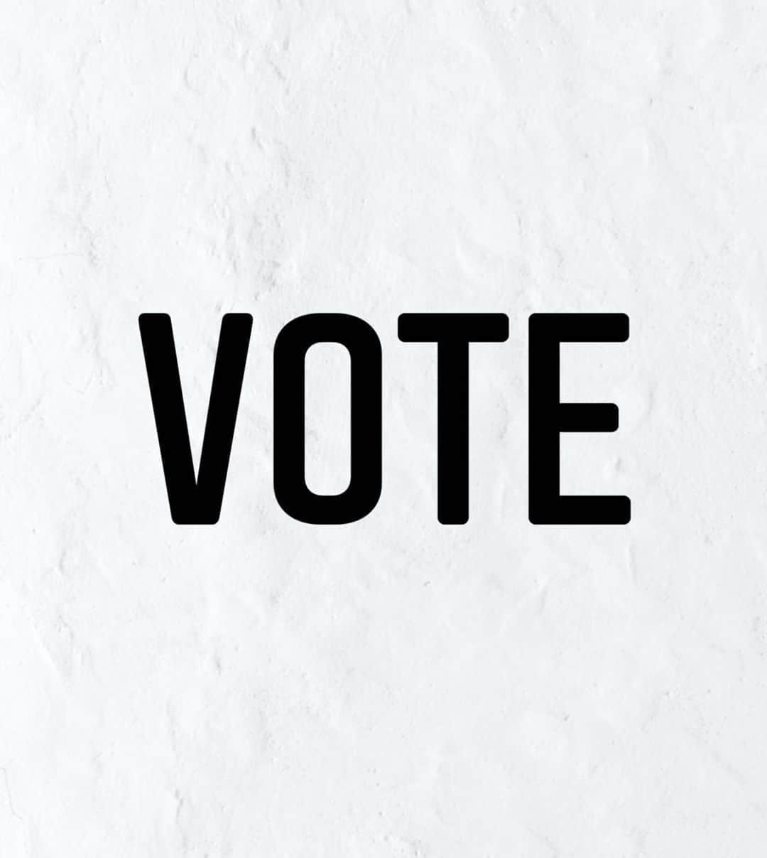 ジョセフィン・スクリヴァーさんのインスタグラム写真 - (ジョセフィン・スクリヴァーInstagram)「Let your voice be heard! GO #VOTE 💙💙💙」11月4日 1時57分 - josephineskriver