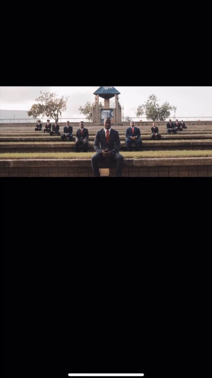 サミーア・アームストロングのインスタグラム：「• There is so much to be said for being the change you want to see.  • @newemergingking is doing just that, creating The X for Boys Life Preparatory School in Albany Georgia. • Please see the link in his bio where you can contribute to this incredible initiative to Make Men Great Again.  • @newemergingking truly is King. Beyond impressed and inspired by him. He is a role model, that matters.  • This is the new America. No more wasted celebrities/musicians who’s message tears American children’s confidence apart.  • American leaders like @newemergingking are grounded in authenticity, courage, and victor mentality.  • Prevailing in life is an Americans birthright.」