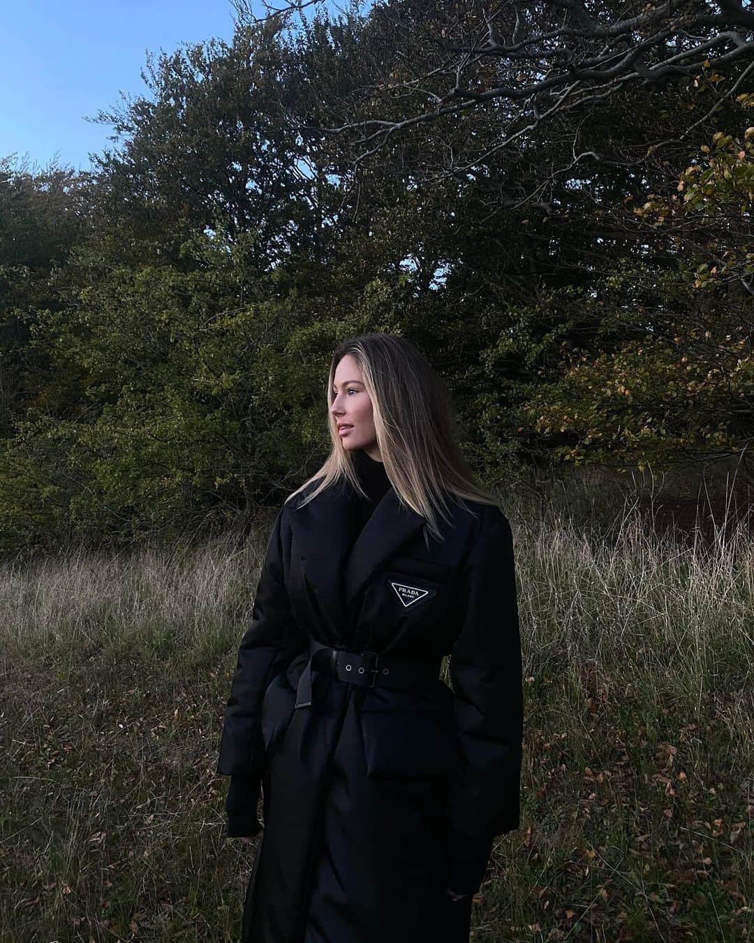 Mathilde Goehlerのインスタグラム：「My favourite time spend 🖤 @sophiegoehler 🖤」