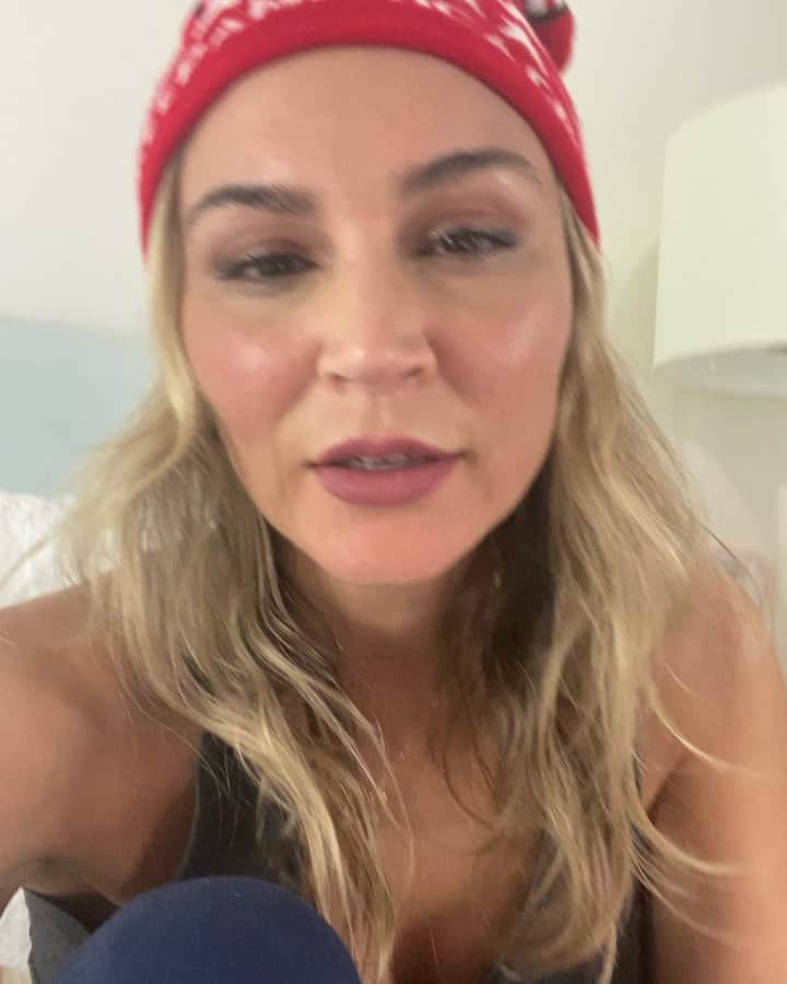 サミーア・アームストロングのインスタグラム：「California there is still time to drop off a ballot or get in line!! You’ve got this!!❤️❤️❤️❤️❤️」