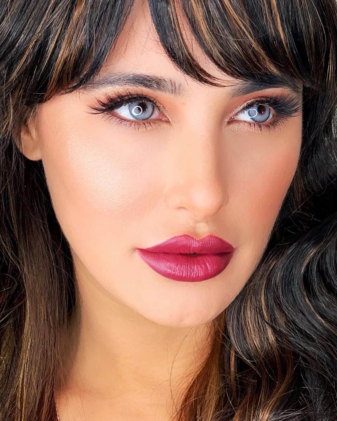 Nargis Fakhri さんのインスタグラム写真 - (Nargis Fakhri Instagram)「Are you Naughty or Nice? 😉   The #NaughtyNude Pallet by @hudabeauty  Check out this look by @malihajkhan - video coming soon on her page!  . @hudabeauty - #fauxfilterfoundationstick  For the rest of the products used on this look go see @malihajkhan page. Cuz i don’t feel like writing.  . . . . . . . #makeuplooks #spy #hudabeautynaughtynude #sexy #bollywood #hollywood #nadia #wakeupandmakeup #bornthisway #toofaced #cosmetics #nargisfakhri #malihajkhan #hairstyles #eyes #wigs」11月4日 12時49分 - nargisfakhri