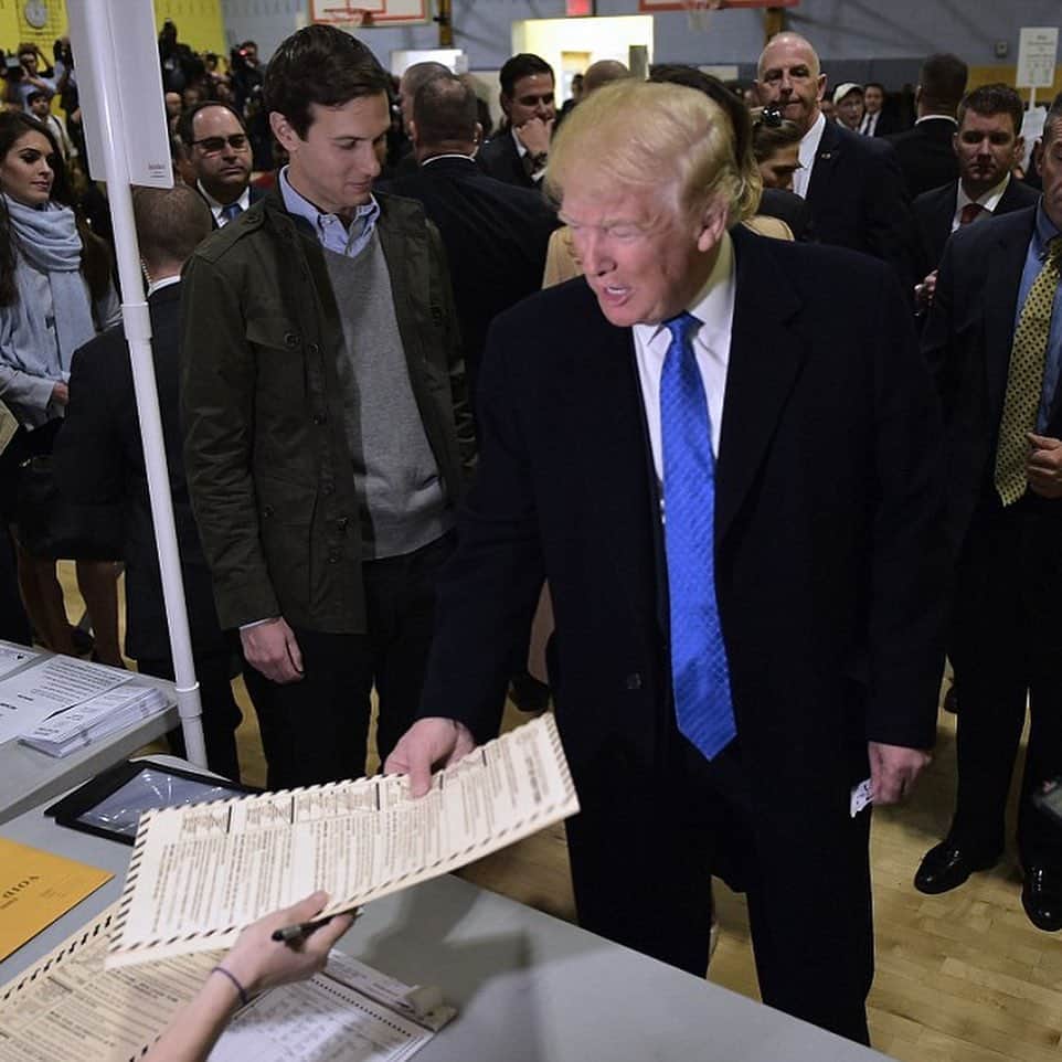 イヴァンカ・トランプのインスタグラム：「Flashback : Election Day 2016」