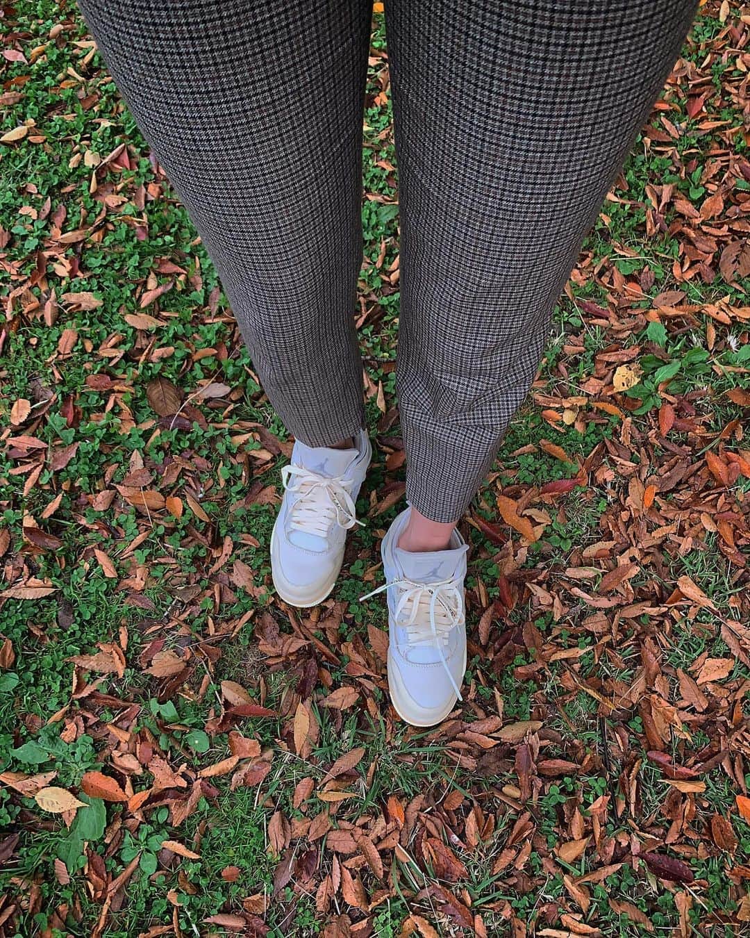 森友里恵さんのインスタグラム写真 - (森友里恵Instagram)「秋🍁🍂 Pants @zara  Shoes @off____white ✖️ @nike   #スニーカー #autumn」11月4日 13時05分 - yucrebie