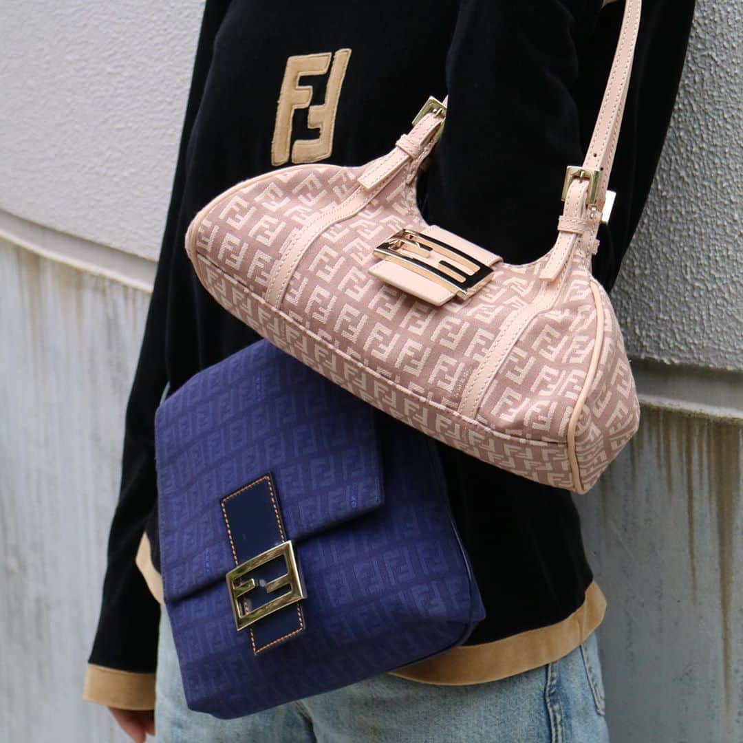 Vintage Brand Boutique AMOREさんのインスタグラム写真 - (Vintage Brand Boutique AMOREInstagram)「Fendi shoulder bag in pink zucchino pattern and crossbody bag in blue zucchino pattern  🔎On webstore search for: 💗(pink) AO29211 💙(blue) AO30245  ✈️Free Shipping Worldwide 📩DM for more info and pricing  ➡️info@amorevintagetokyo.com   #ヴィンテージ #フェンディ  #ヴィンテージフェンディ #ヴィンテージブランドブティック #アモーレ #東京 #fendi #vintage #vintageFendi #amoretokyo  #amorevintage」11月4日 13時09分 - amore_tokyo
