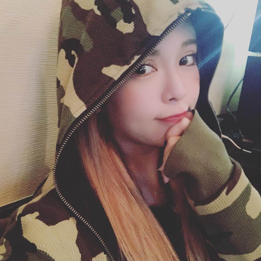 坂口杏里のインスタグラム：「坂口お客様ご帰宅したよ🍻✨ 歌舞伎町で飲んでる方 アフターしてる方、 男飲み、女飲みしてる方  おまちしています🥰🧡  坂口は復活してますす😊💕  歌舞伎町2-14-8 メトロプラザビル2 BAR SEA 3F 03-6233-8484」