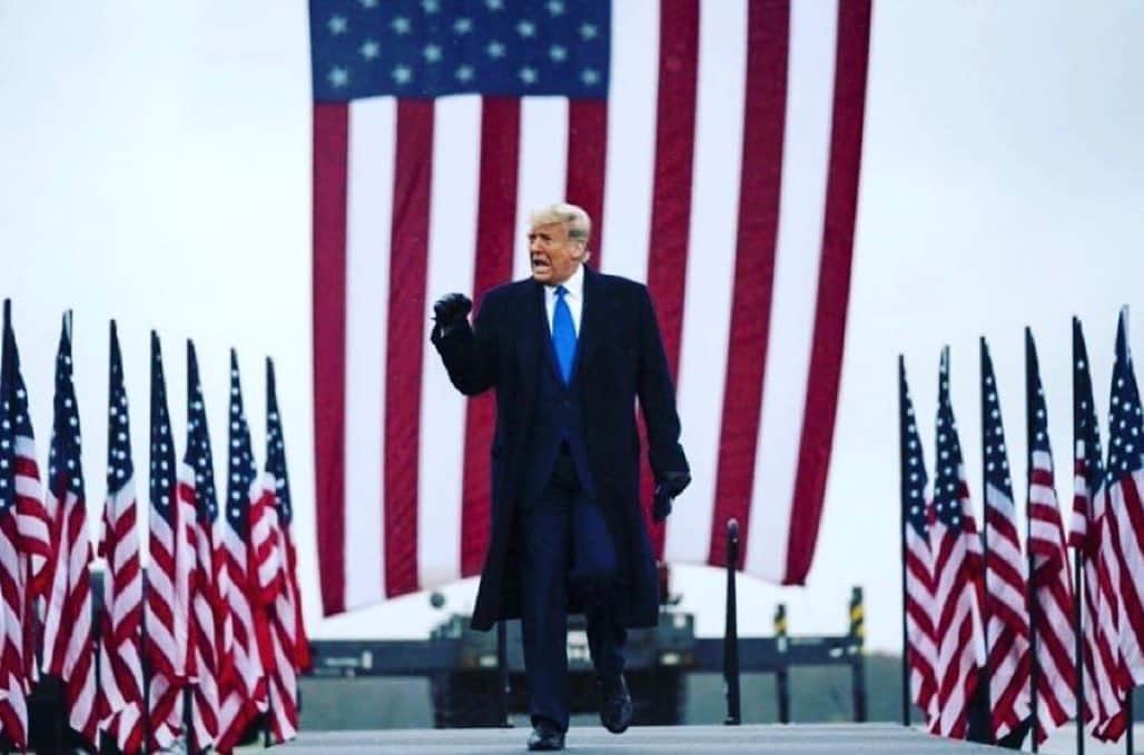 イヴァンカ・トランプのインスタグラム：「Let’s do this!! 🇺🇸 Vote.DonaldJTrump.com   #Vote  #Vote2020」