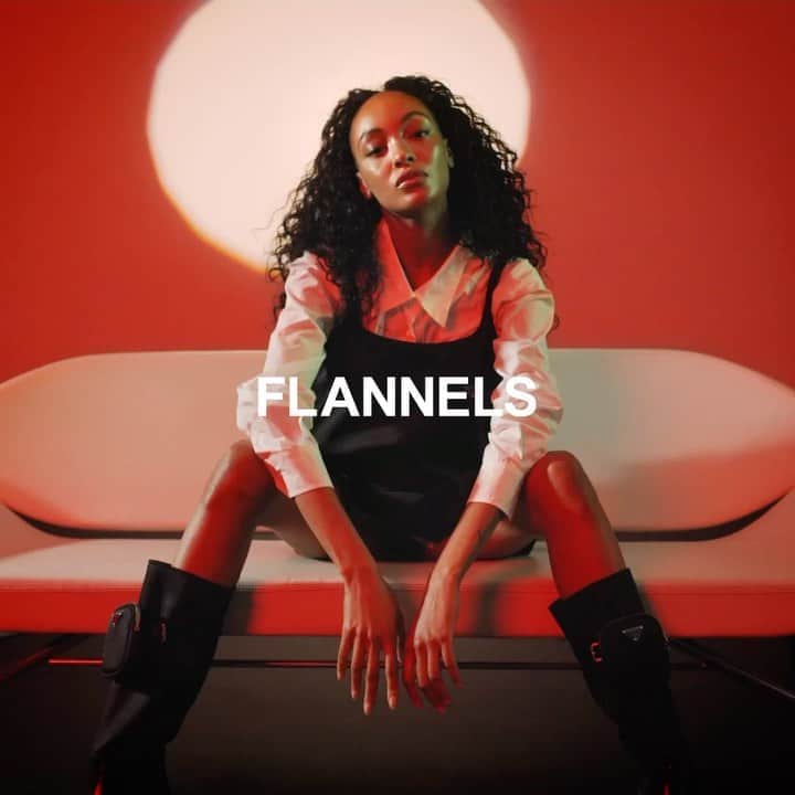 ジョーダン・ダンのインスタグラム：「A new perspective with @flannelswoman ⚡️⚡️⚡️  #FLANNELS  #FLANNELSwoman #AD」