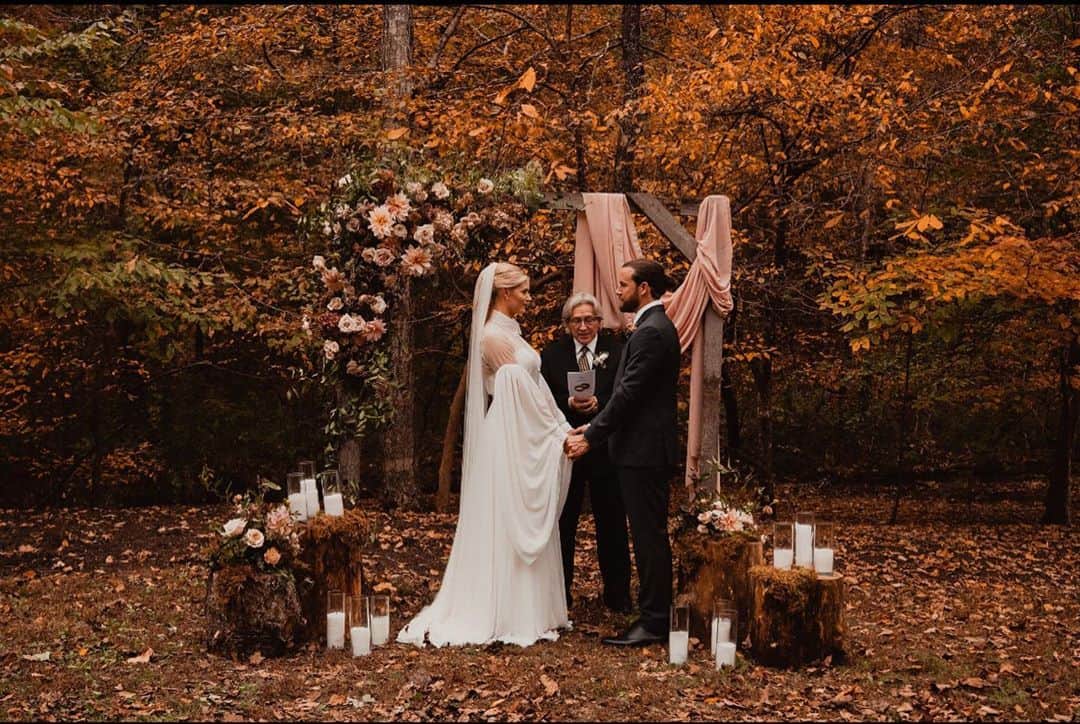 サム・ハントさんのインスタグラム写真 - (サム・ハントInstagram)「Best couple of days of the year. Congratulations to my brother @vanghunt and my new sister-in-law @jennabkelly」11月4日 4時58分 - samhuntmusic