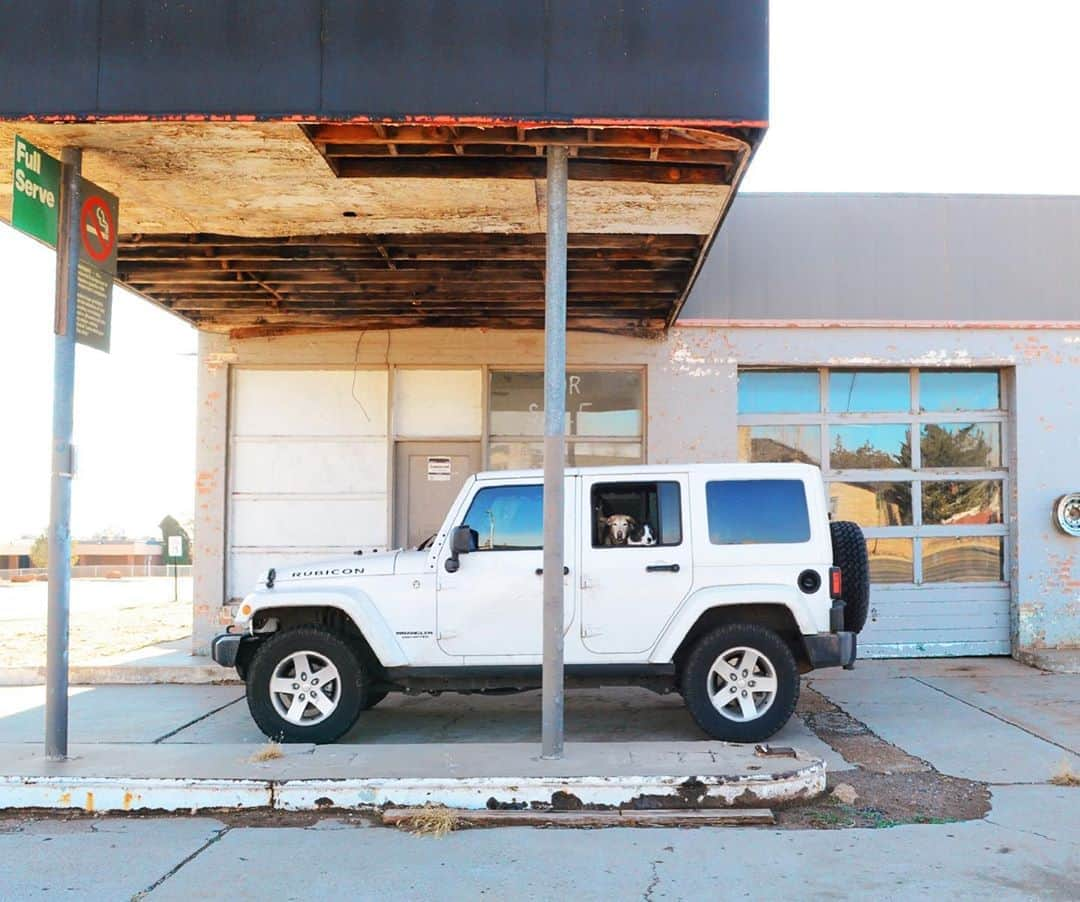 Jazzy Cooper Fostersさんのインスタグラム写真 - (Jazzy Cooper FostersInstagram)「My family and I were discussing what kind of vehicle our 14-year-old daughter should drive when it's time. (Scarrrry thought!) One option is to have her drive my Jeep Rubicon and I'll get a different car. It's not new but it is fully loaded and was high end when I bought it. My first car was a little shoe box I paid $4000 for when I was 23. It didn't have a back window for a year. I am a big believer in hard work and being humble so I didn't know if a Rubicon would be a good idea for her very first car. Kyle, the 11 year-old, surprised me with a completely different point. "But isn't that car very sentimental to you? Doesn’t it have a lot of memories of Jazzy and Coopie?" I choked up a bit inside because I didn’t expect him to say something like that. 💜 #memorylane」11月4日 5時05分 - bordernerd