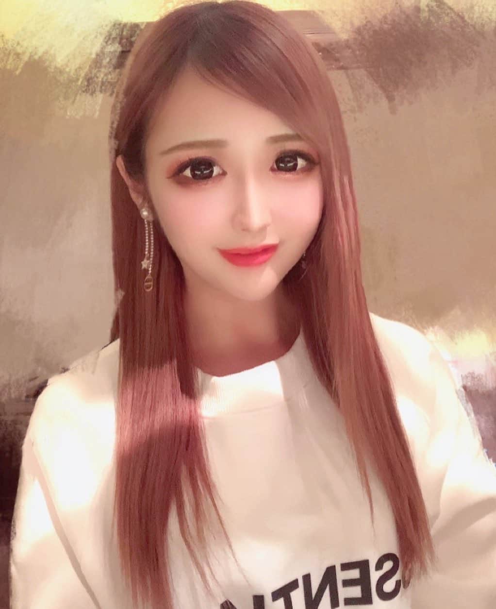 のインスタグラム：「. 前髪分けてみたよ(•'-'•)(真顔がすごい) . . . . . #キャバ嬢#キャバクラ#キャバ#ラウンジ嬢#ホスト#北新地#六本木#歌舞伎町#銀座#ミナミ#錦#中洲#すすきの#いいねしてくれた人で気になった人フォロー#フォローミー#いいね返し#フォロー返し#自撮り女子#like4likes#followme」