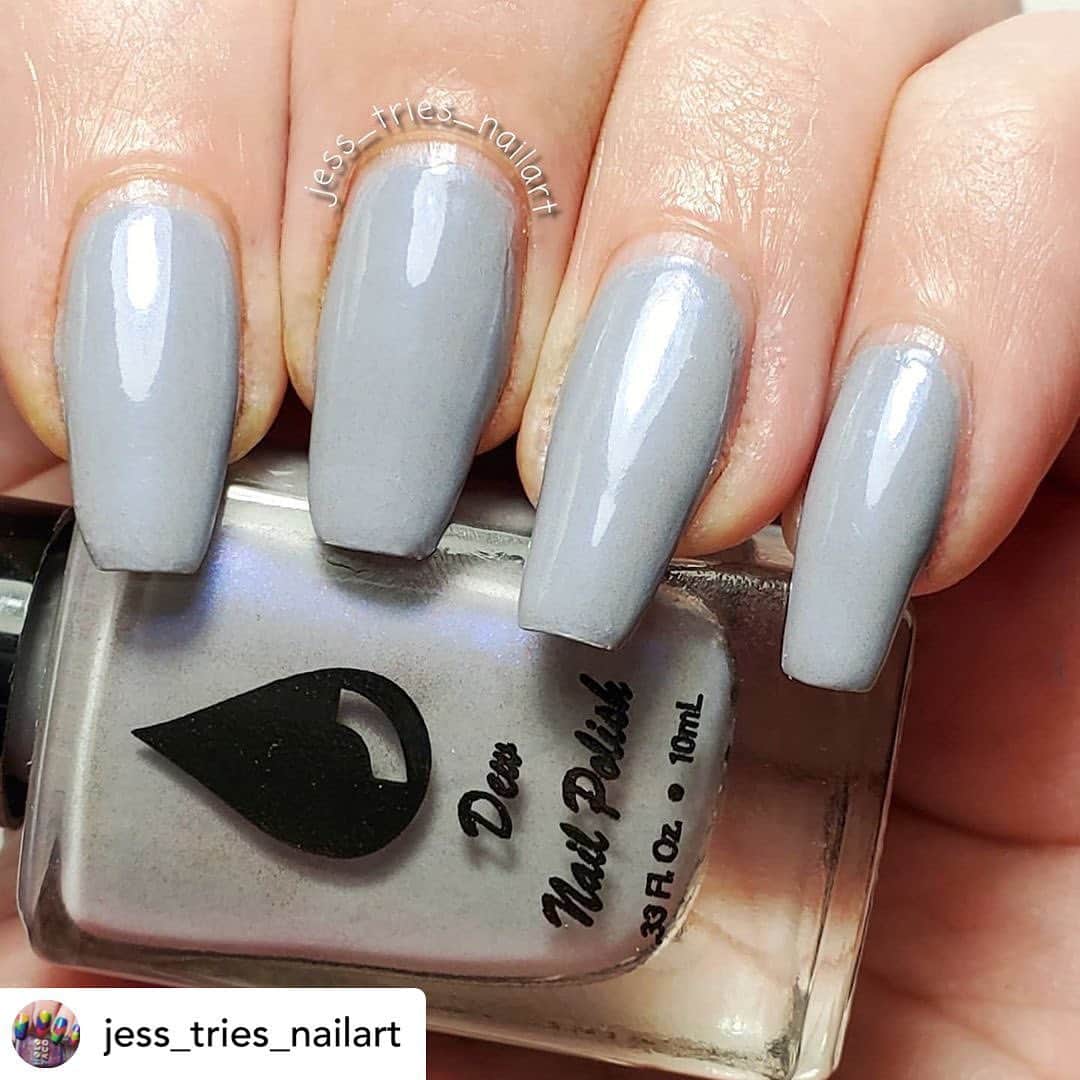 Nail Designsさんのインスタグラム写真 - (Nail DesignsInstagram)「Credit• @jess_tries_nailart The next swatch by @dewnailpolish is Beach Blue! Its a light blue grey polish shown here in 3 coats. I reminds me of the color of the water of the beach here on the Gulf in the early morning.  Today is also the last day of their Halloween sale! They have a bunch of nail art supplies as well as beautiful polishes.  #nailsofig #swatches #swatch #notd #nailsoftheday #nailjunkie #nailstyle #nails #nailsofig #nailsofinstagram #ilovenailpolish #dewnailpolish #nailpolish #naturalnails #nailobsessed」11月4日 5時29分 - nailartfeature