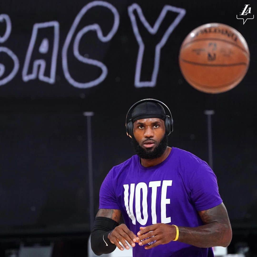 Los Angeles Lakersさんのインスタグラム写真 - (Los Angeles LakersInstagram)「VOTE.」11月4日 5時30分 - lakers