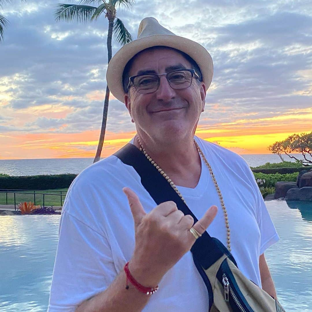 ケニー・オルテガさんのインスタグラム写真 - (ケニー・オルテガInstagram)「Sending you Aloha from Maui in Hawaii. If you haven’t already, please get out today and VOTE! Your VOICE and your VOTE are important to the outcome of this election. “Stand Tall” and don’t allow anyone to intimidate you from this privilege as an American Citizen. @julieandthephantoms @jatp  🌴🐬💦」11月4日 5時27分 - kennyortegablog