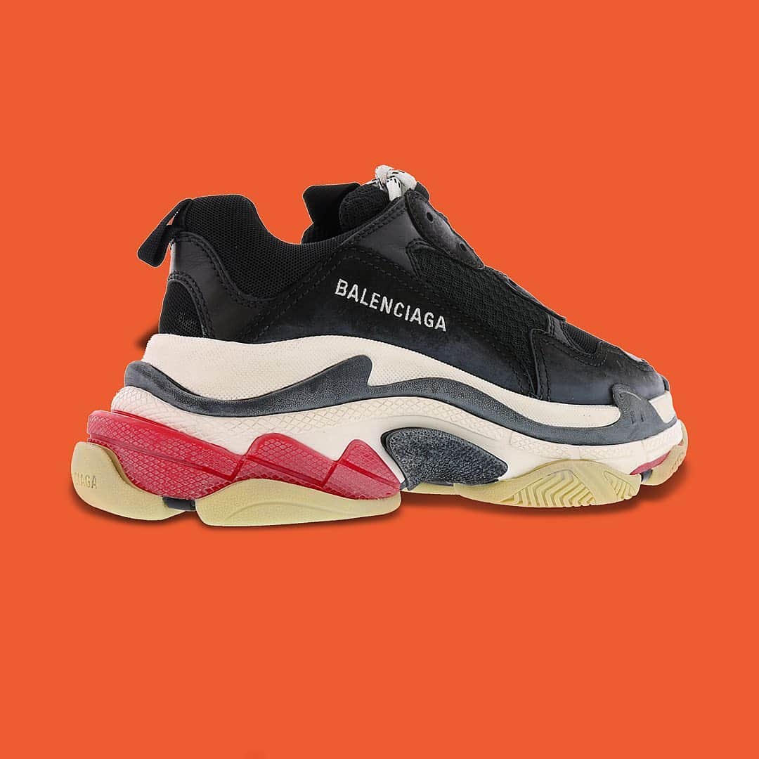 shoes ????さんのインスタグラム写真 - (shoes ????Instagram)「With Demna Gvasalia at the helm of @balenciaga, the French design house has revolutionized the luxury sneaker. 👟  Which is the hottest BB shoe?👇」11月4日 5時48分 - shoes