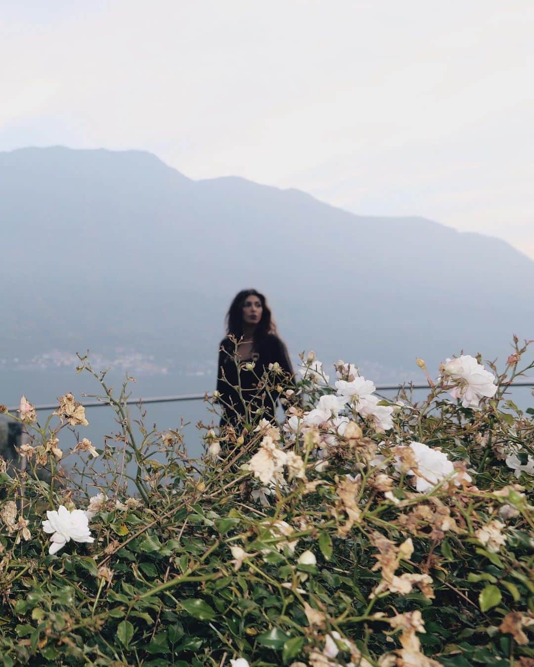ベレン・ロドリゲスのインスタグラム：「Un lago de flores」